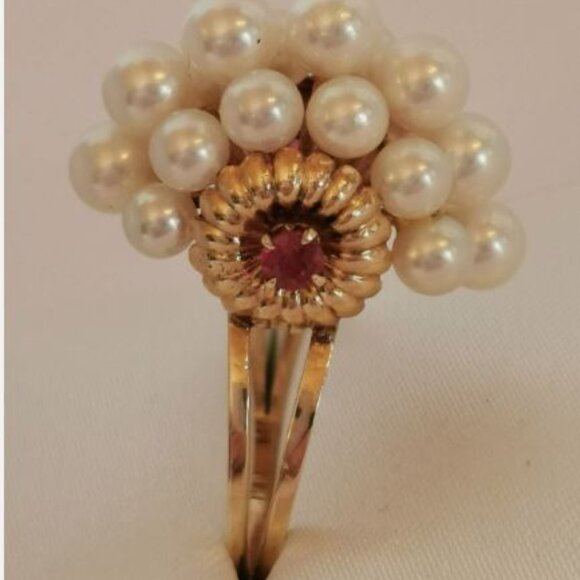 Fabulous 14 kt Vintage Akoya Pearl and Ruby Ring - Picture 6 of 12